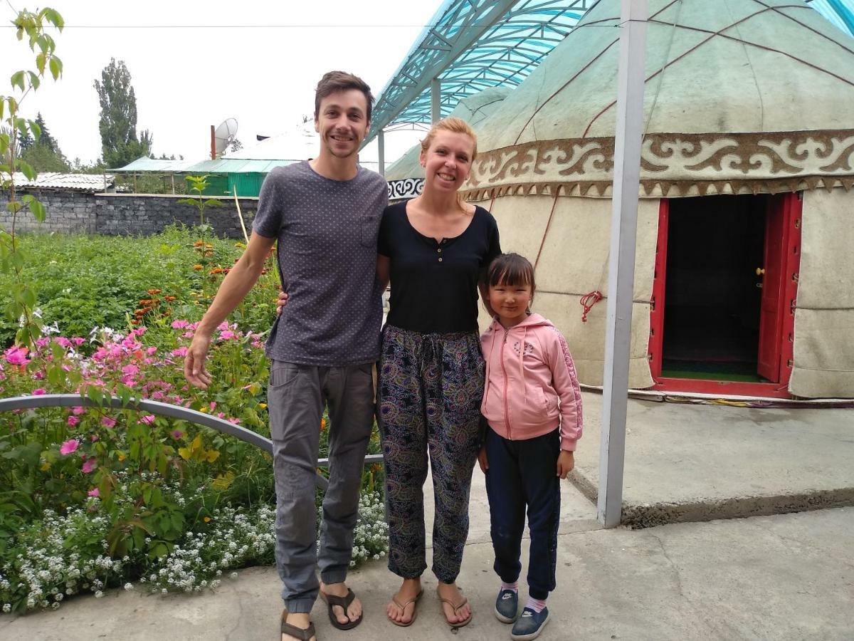 Tuenduek Guest House, Karakol Luaran gambar